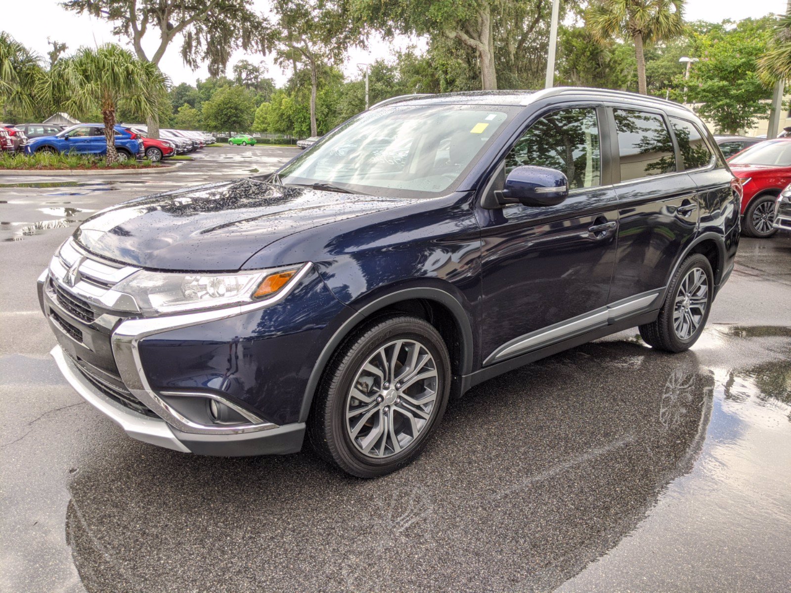 Pre-Owned 2018 Mitsubishi Outlander SEL